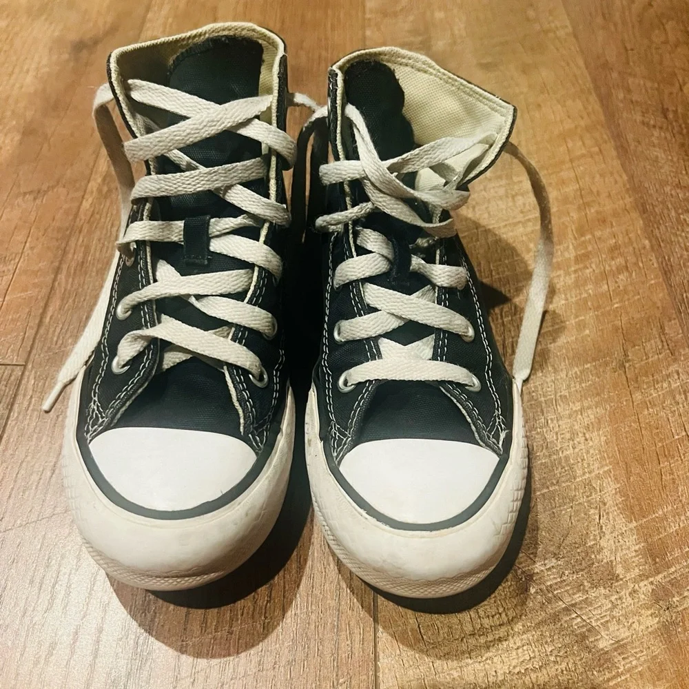 Kids Black Canvas High-Top Platform Converse Size 1Y